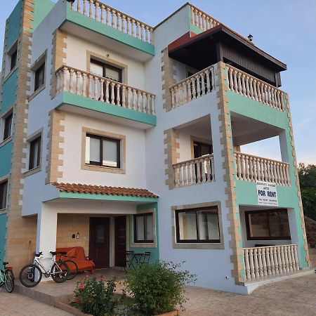 Joanna Sunset Apts Pomos Ngoại thất bức ảnh