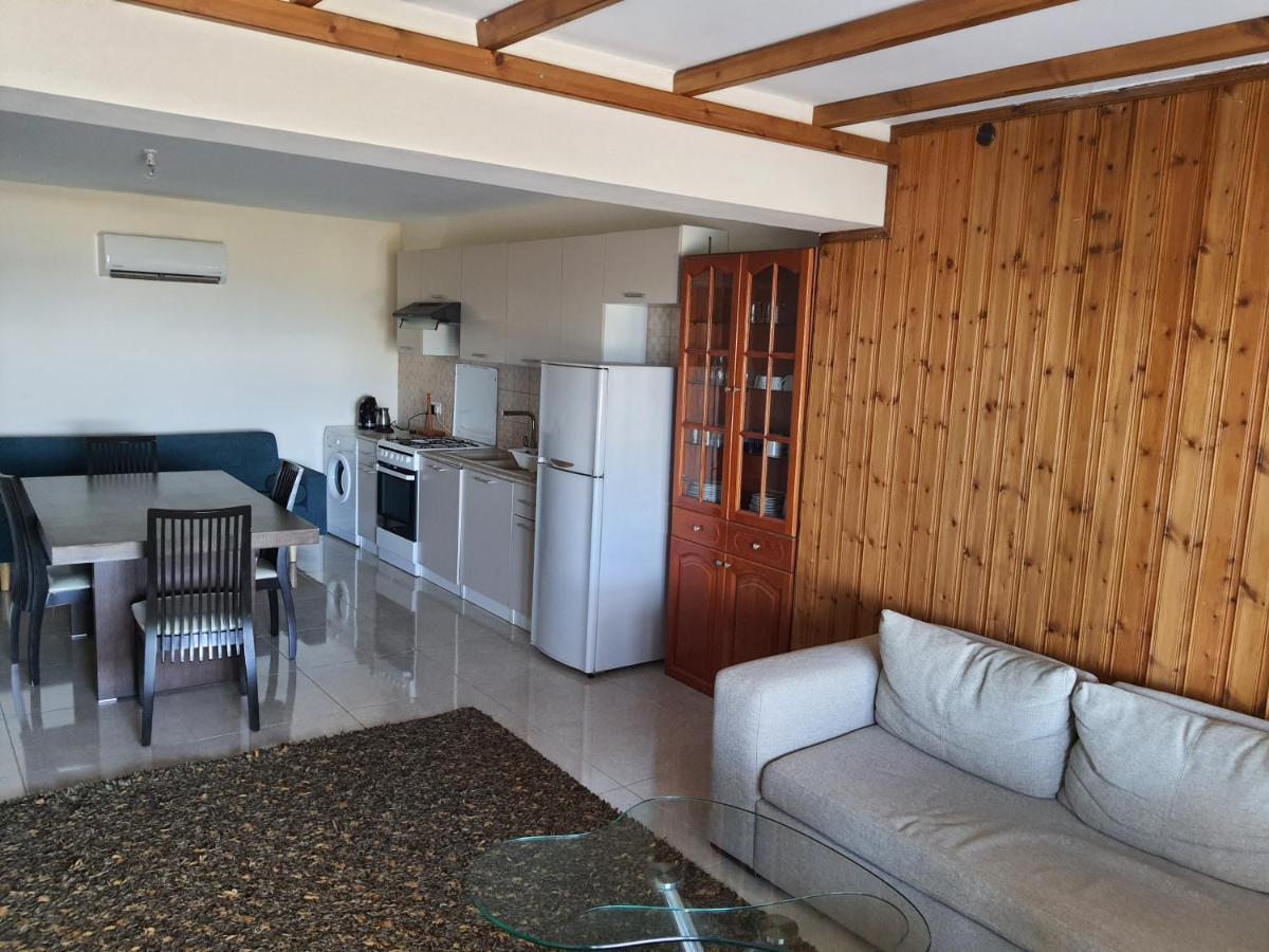 Joanna Sunset Apts Pomos Ngoại thất bức ảnh