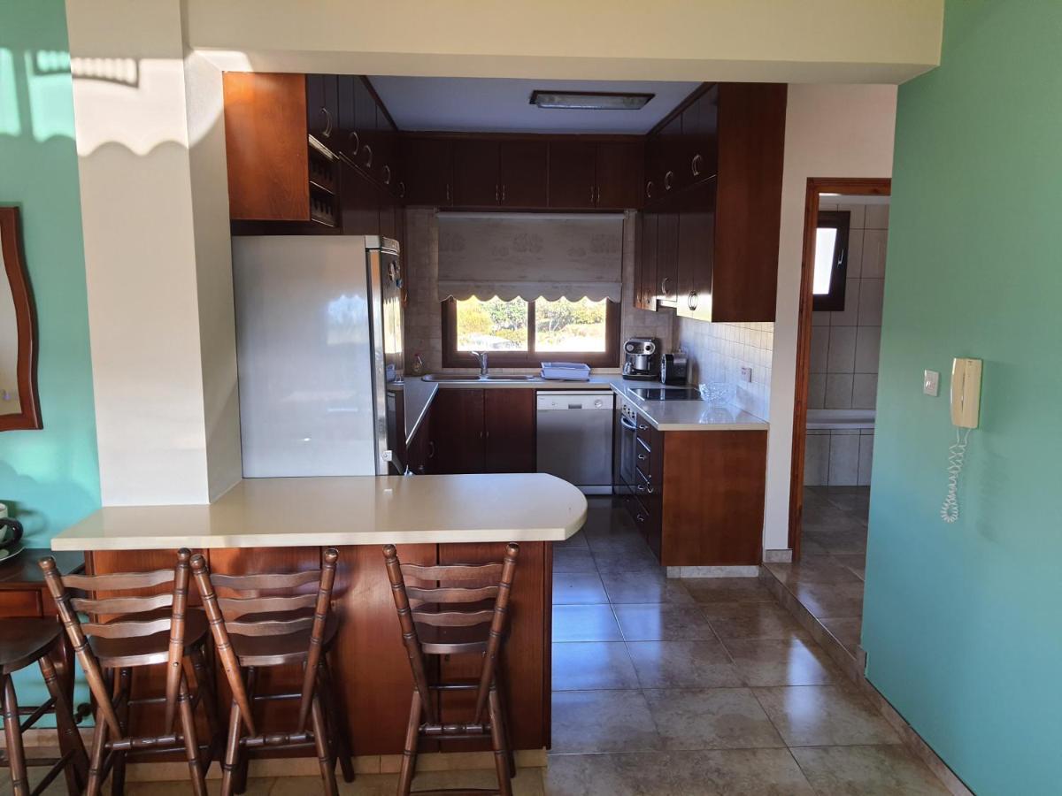 Joanna Sunset Apts Pomos Ngoại thất bức ảnh