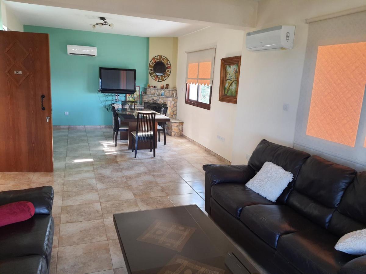 Joanna Sunset Apts Pomos Ngoại thất bức ảnh