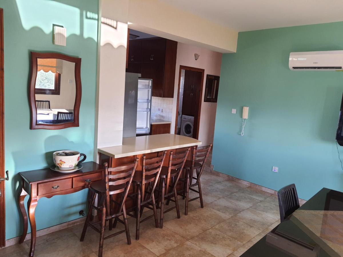 Joanna Sunset Apts Pomos Ngoại thất bức ảnh