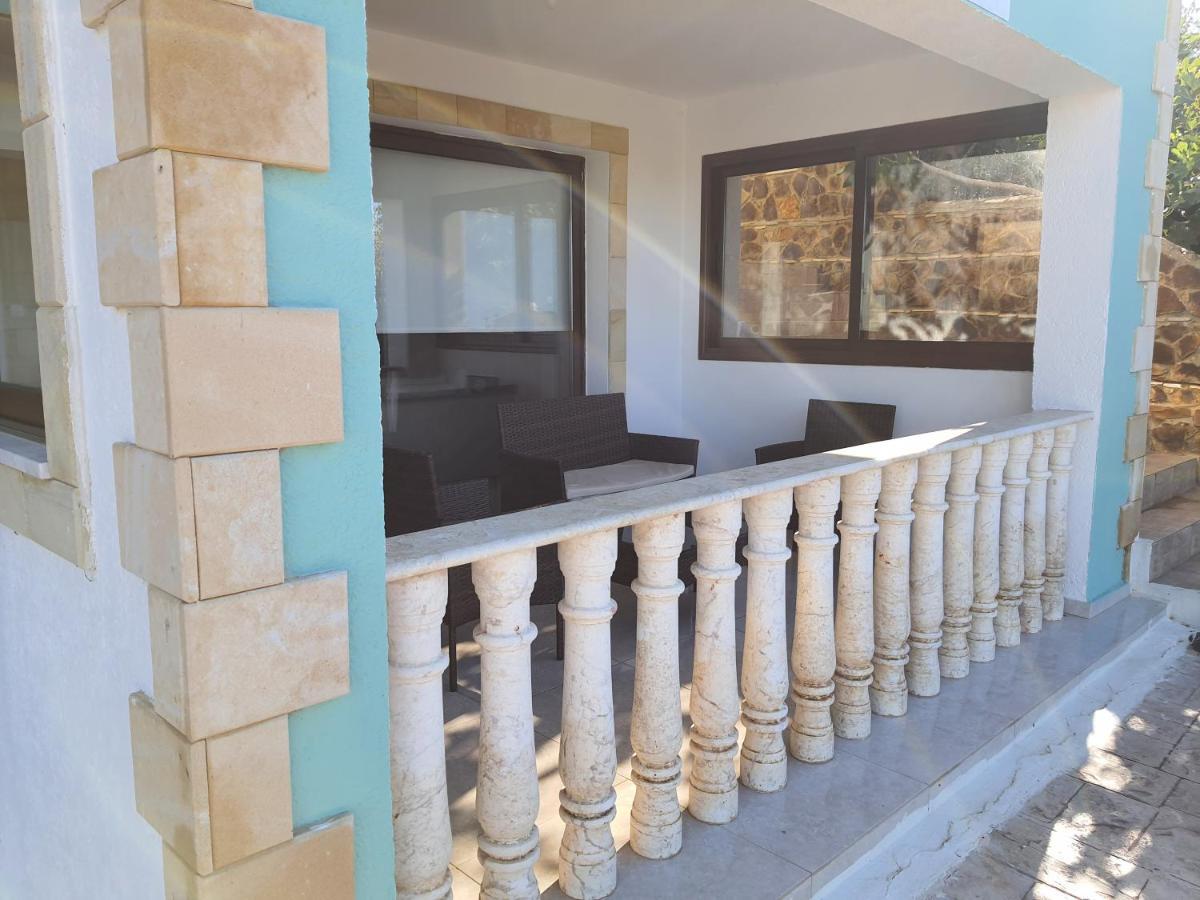 Joanna Sunset Apts Pomos Ngoại thất bức ảnh