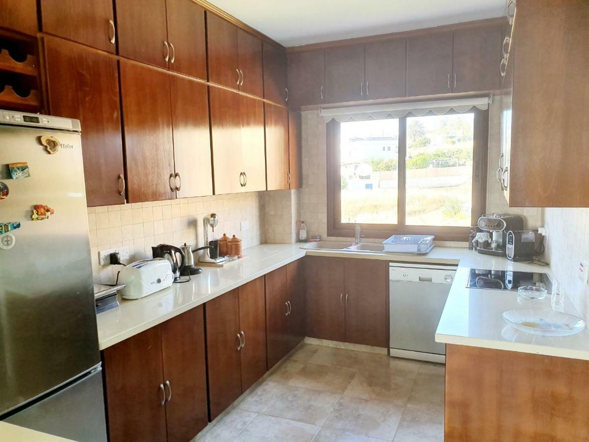 Joanna Sunset Apts Pomos Ngoại thất bức ảnh