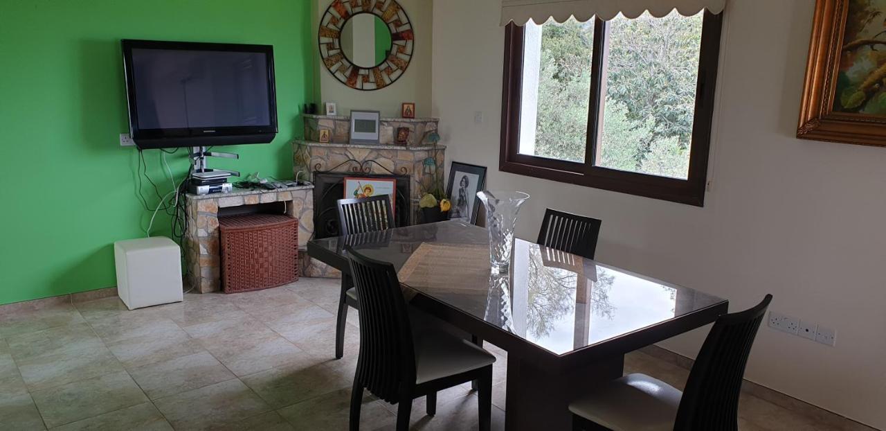 Joanna Sunset Apts Pomos Ngoại thất bức ảnh