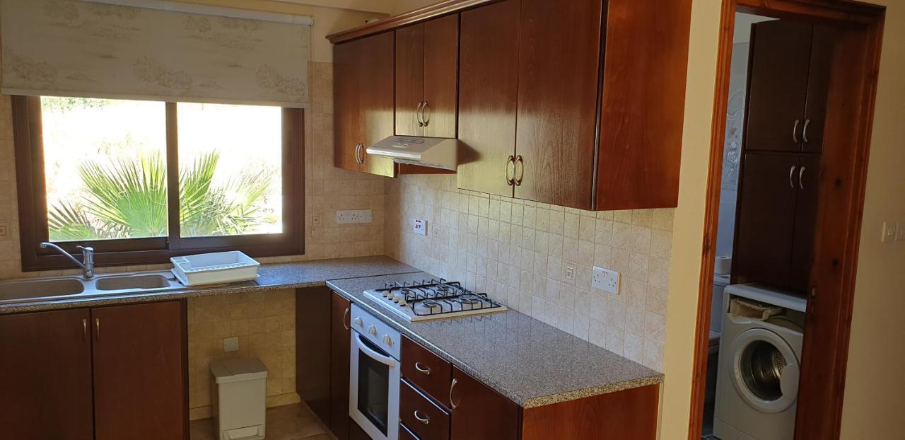 Joanna Sunset Apts Pomos Ngoại thất bức ảnh