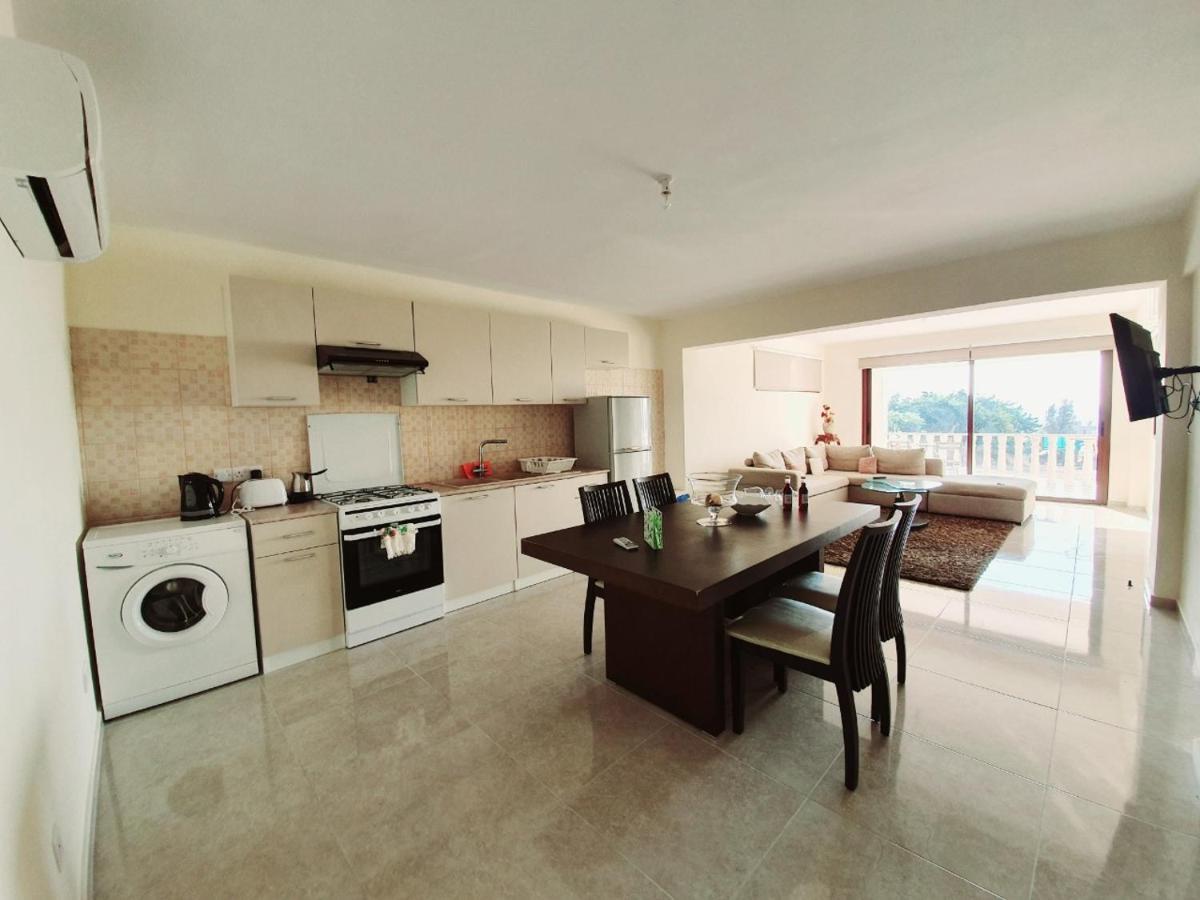 Joanna Sunset Apts Pomos Ngoại thất bức ảnh